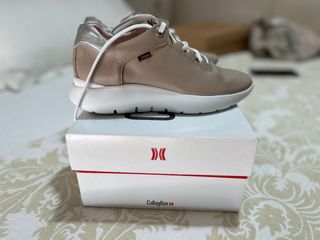 Zapatillas Callaghan Beige y Plateadas