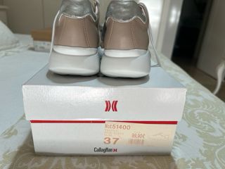 Zapatillas Callaghan Beige y Plateadas