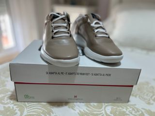 Zapatillas Callaghan Beige y Plateadas