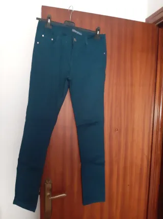 Pantalón vaquero verde