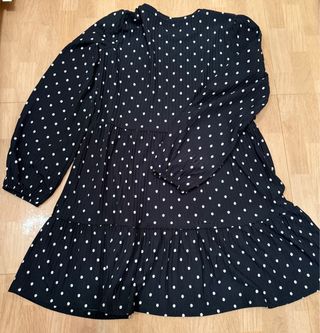 Vestido lunares negro Stradivarius