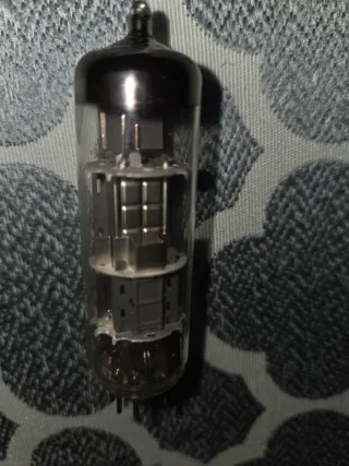 Válvula ECL86 radio antigua de valvulas