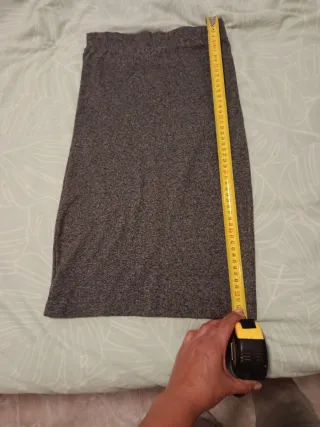 Falda elástica Pull&Bear Talla M..muy elástica