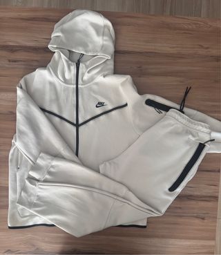 Nike Tech Fleece Beige