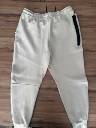 Nike Tech Fleece Beige