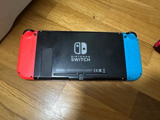 Nintendo Switch + 2 mandos + 3 juegos