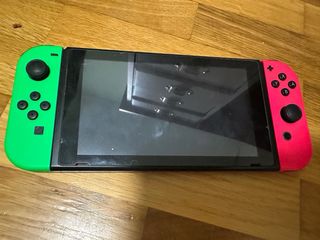 Nintendo Switch + 2 mandos + 3 juegos