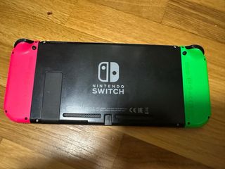 Nintendo Switch + 2 mandos + 3 juegos