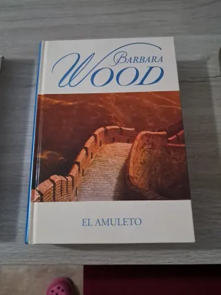 Libro El Amuleto - Barbara Wood