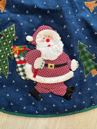 Gonna per albero di Natale con design festivo per coprire le gambe dell'albero