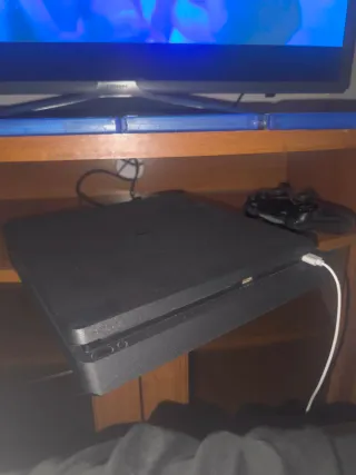 PS4 1TB Negra + Mando + Juegos