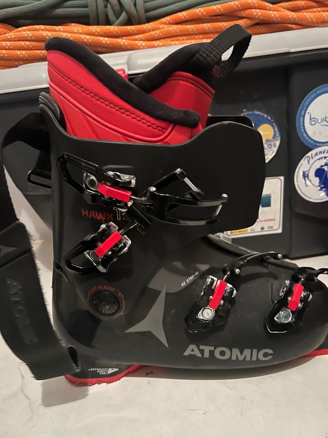 Botas de esquí Atomic HAWX negras y rojas
