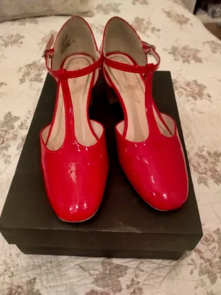 Zapatos Marco Tozzi charol tacón medio