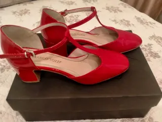 Zapatos Marco Tozzi charol tacón medio