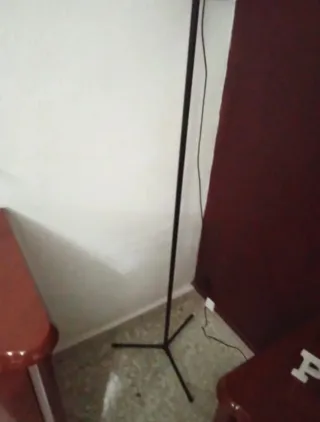 Lámpara de pie de papel sin estrenar