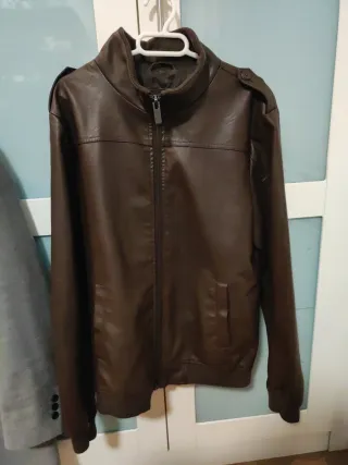 Cazadora cuero estilo aviador marrón