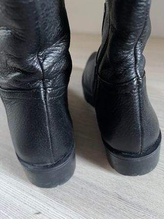 Botas de cuero negras