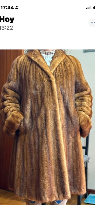Abrigo de piel marrón