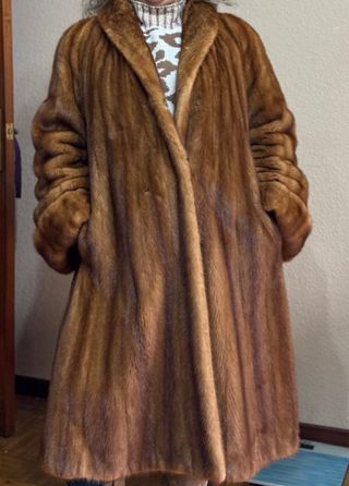 Abrigo de piel marrón