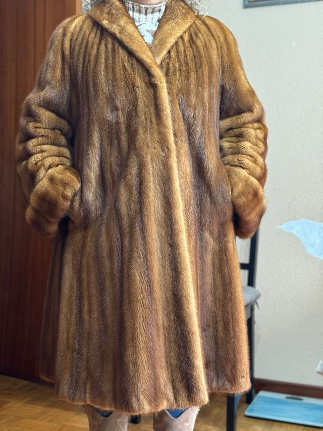 Abrigo de piel marrón