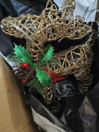 Reno Navideño con Luces Doradas