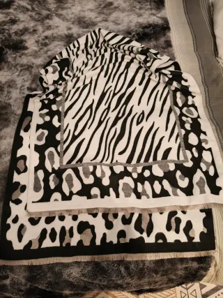 Pañuelo estampado cebra y leopardo