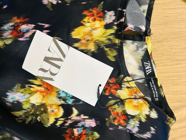 Vestido Zara floral manga larga