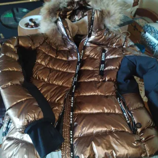 Chaqueta plumas bronce y negra, puesta 2 veces 40/