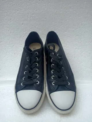 Zapatos negros estilo Converse