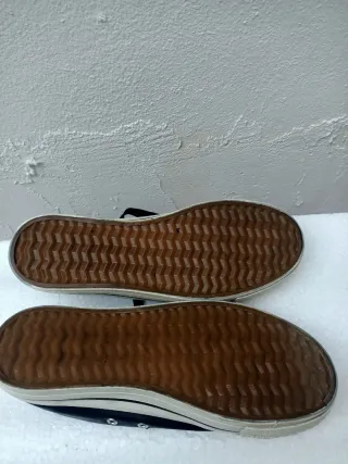 Zapatos negros estilo Converse