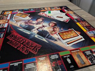 Monopoly Stranger Things (Inglés)