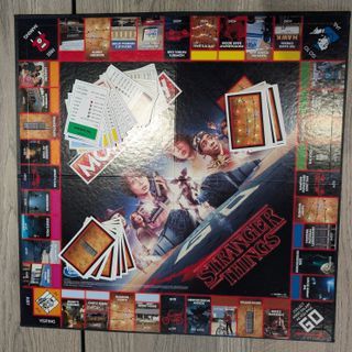 Monopoly Stranger Things (Inglés)