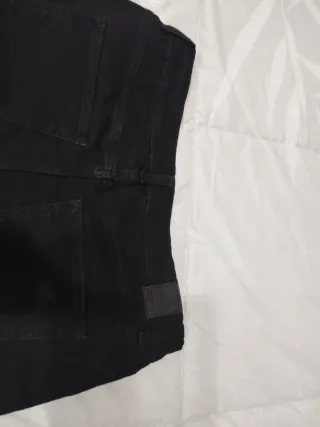 Pantalón vaquero negro recto T.42 C&A