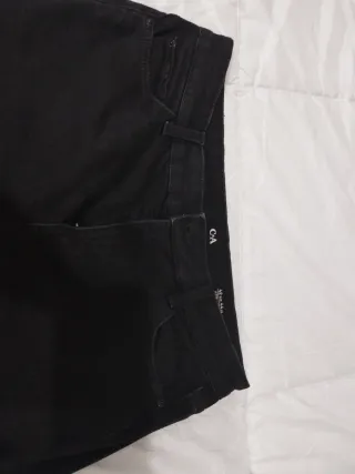 Pantalón vaquero negro recto T.42 C&A