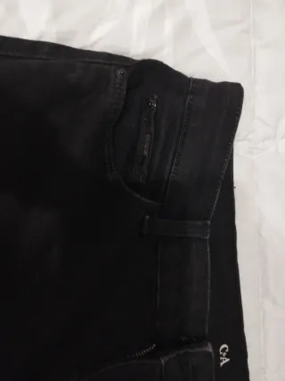 Pantalón vaquero negro recto T.42 C&A