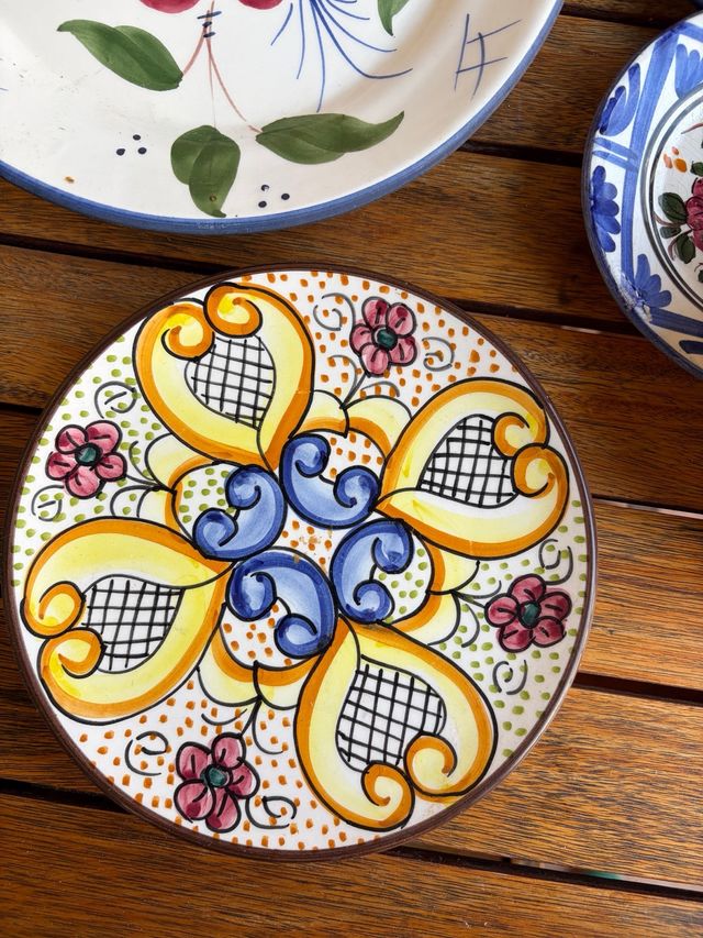 Piatto decorativo dipinto a mano