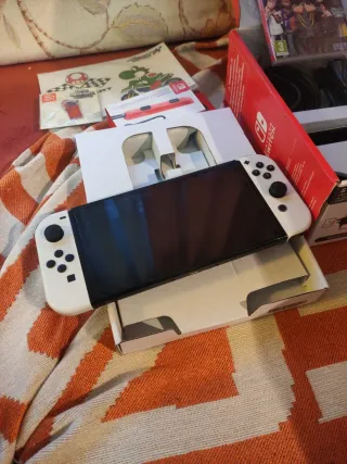 Nintendo Switch OLED Blanca + Juegos