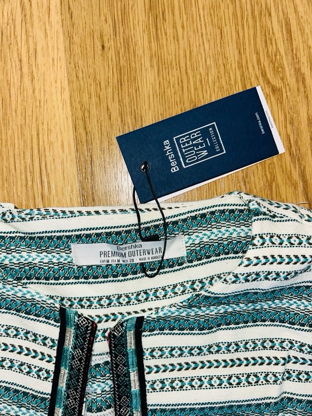 Chaqueta Bershka étnica flecos