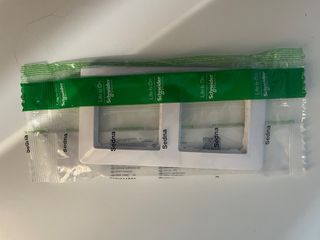 Marcos interruptor/enchufe Schneider Sedna Blanco