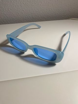 Gafas de sol azules rectangulares