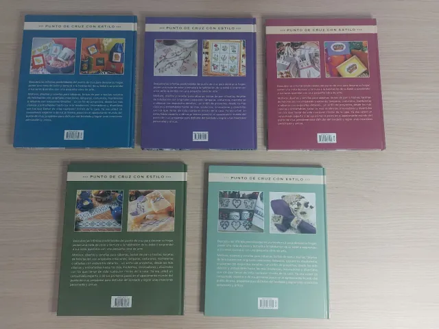 Colección de libros de punto de cruz