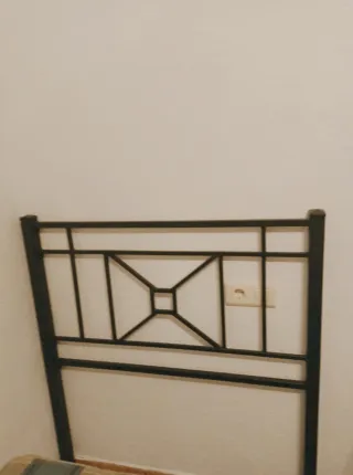 2 cabeceros de cama metálicos negros