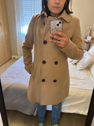 Abrigo Stradivarius Beige