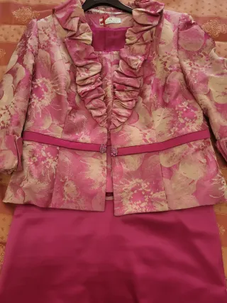 Traje de 3 piezas en rosa  para ocasión especial