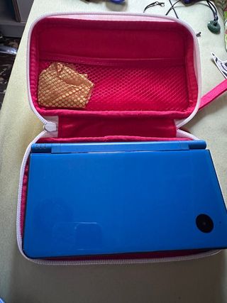 Nintendo DSi XL Azul