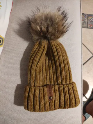 Gorro lana camel pompón pelo natural