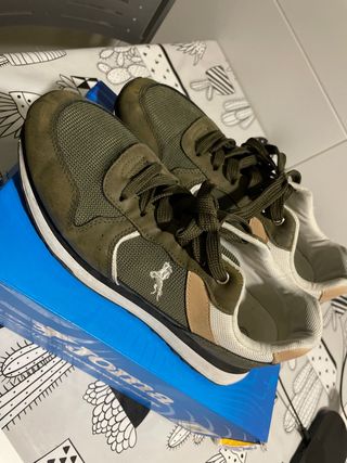 Zapatillas Sneckers Beige y Verde