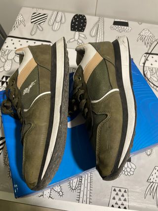 Zapatillas Sneckers Beige y Verde