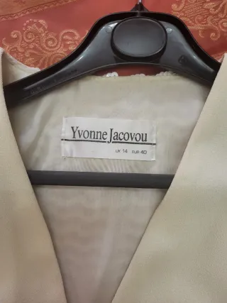 Traje de chaqueta y falda blanco