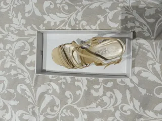 Sandalia tacón beige JOYCA